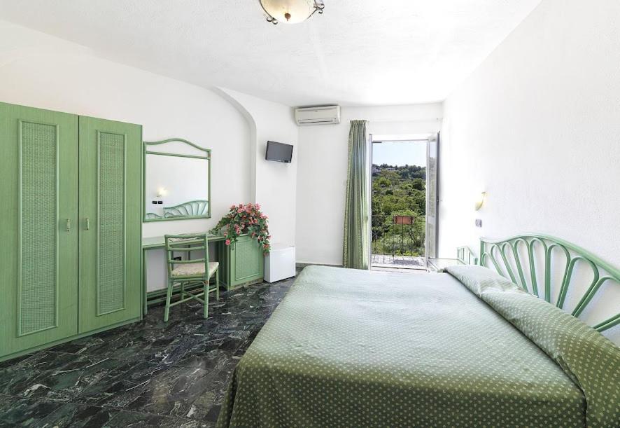 B&B Verde Казамиччола-Терме Экстерьер фото