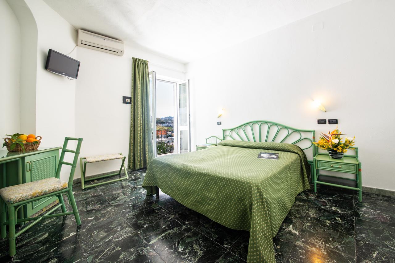 B&B Verde Казамиччола-Терме Экстерьер фото